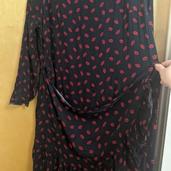 Ellos lip print wrap dress - Picture 5 of 6
